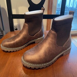 Corkys Cabin Fever Brown Ankle Boots with Ribbed Cuffs Sz.6 NEW
